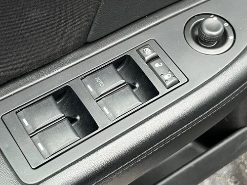 Used 2013 Chrysler 200 Touring w/ S Exterior Appearance Pkg image 18