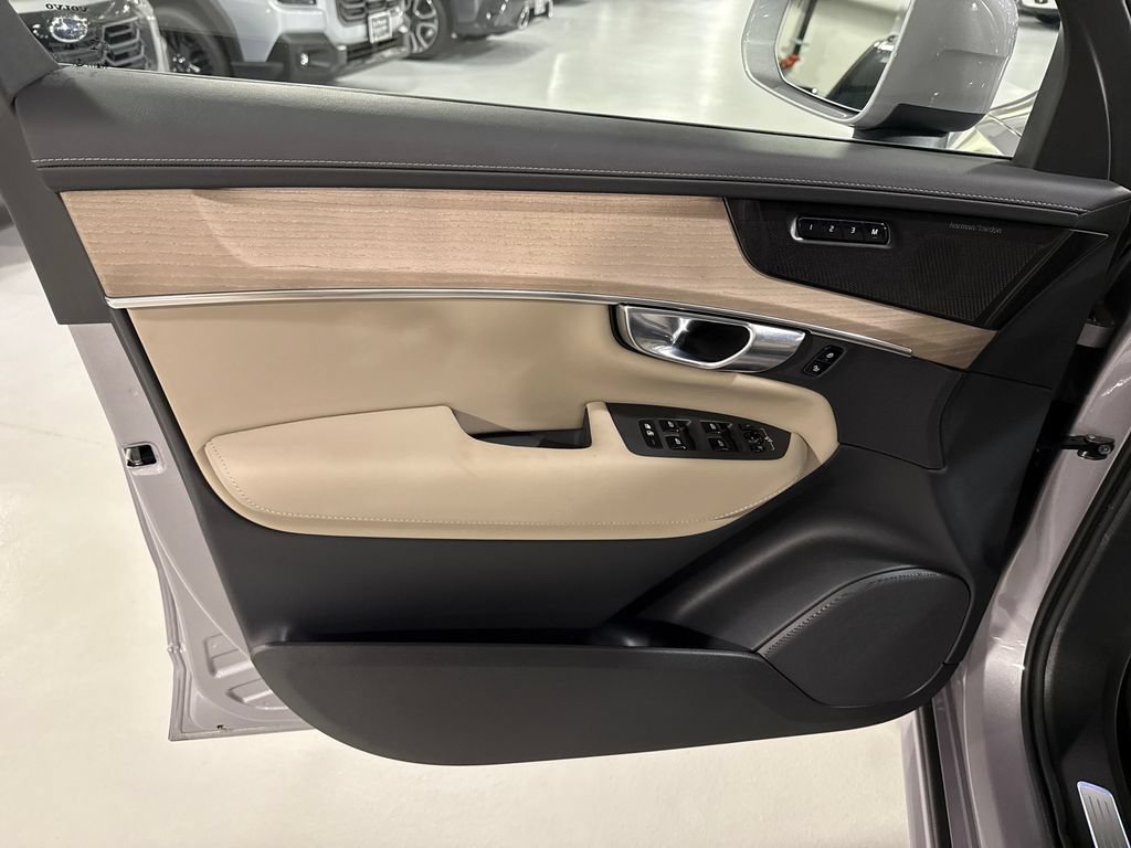 Used 2026 Volvo XC90 B6 Plus w/ Protection Package Premier AWD/4WD image 9