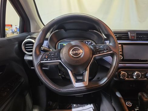 Used 2024 Nissan Versa SV FWD image 11