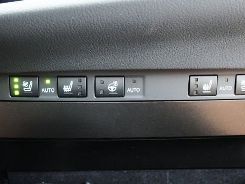 Used 2025 Lexus ES 300h w/ Premium Package image 28