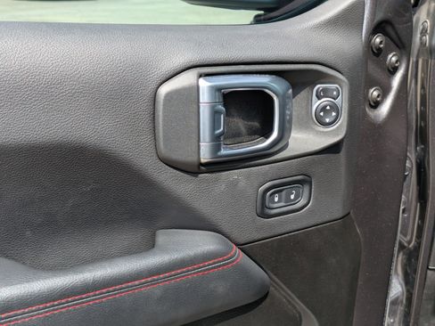 Used 2023 Jeep Gladiator Rubicon w/ Cold Weather Group image 11