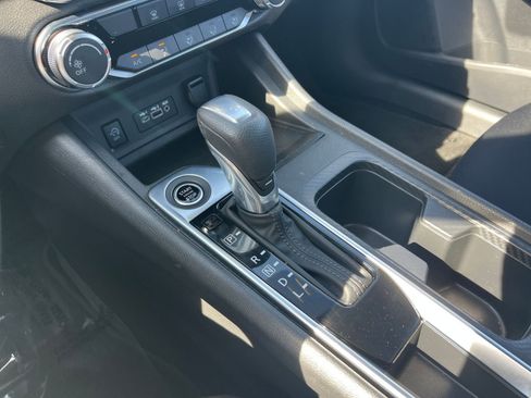 Used 2025 Nissan Sentra SV image 40