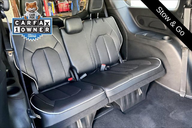 Used 2026 Chrysler Pacifica Limited w/ S Appearance Package FWD image 35