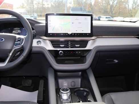 New 2026 Ford Explorer Active w/ Active Comfort Package image 12