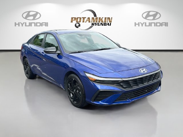 Certified 2026 Hyundai Elantra Sport FWD image 3