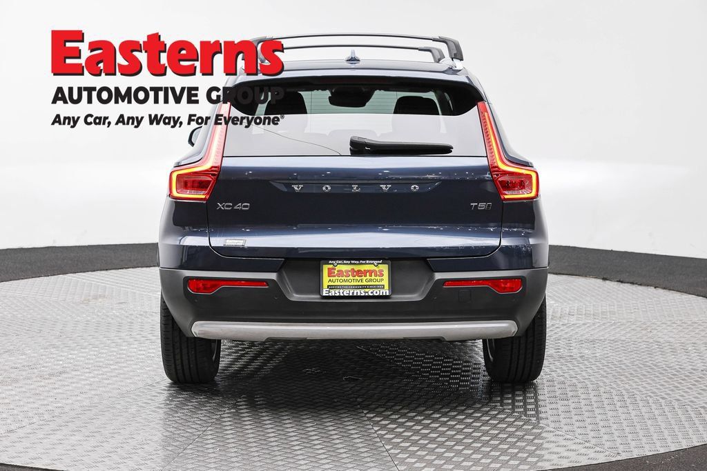 Used 2021 Volvo XC40 T5 Momentum AWD/4WD image 8
