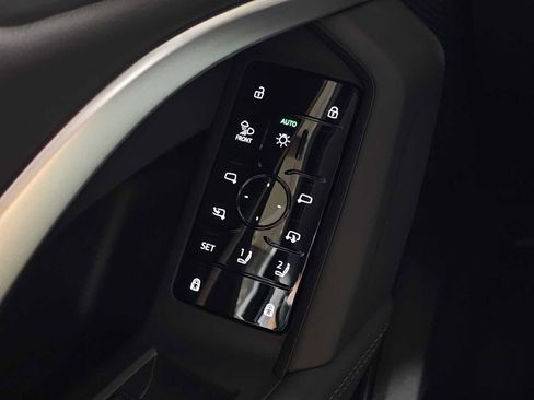 New 2025 Audi Q5 Prestige image 32