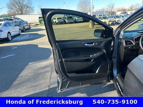 Used 2023 Ford Edge SE w/ Black Appearance Package image 23
