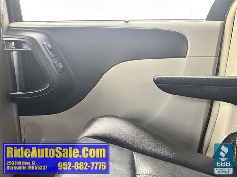 Used 2012 Chrysler Town & Country Touring-L w/ Entertainment Group #2 image 15