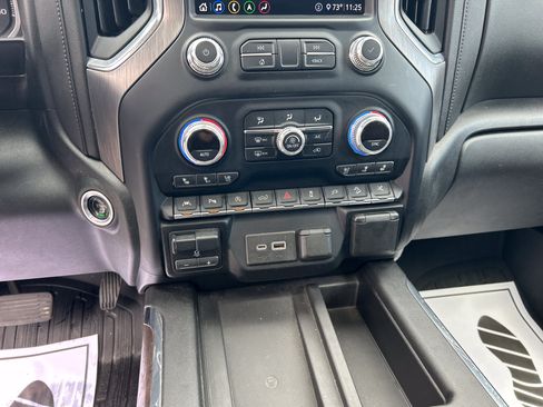 Used 2020 GMC Sierra 1500 Denali w/ Denali Ultimate Package AWD/4WD image 32
