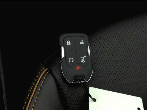 Used 2023 GMC Terrain AT4 image 31