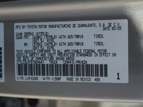 Used 2025 Toyota Tacoma TRD Off-Road AWD/4WD image 27