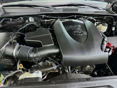 Used 2019 Toyota Tacoma SR5 image 28