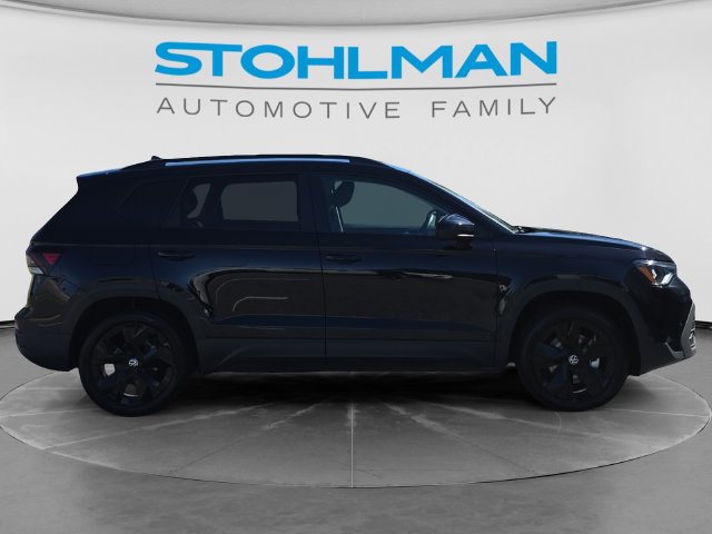 Certified 2026 Volkswagen Taos SE FWD image 4