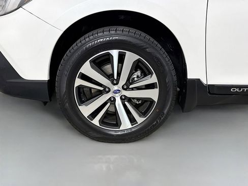 Used 2018 Subaru Outback 2.5i Limited AWD/4WD image 38
