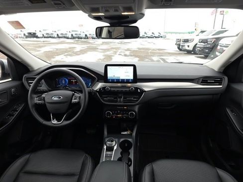 Used 2022 Ford Escape Titanium w/ Class II Trailer Tow Package image 12