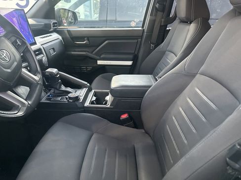 Used 2024 Toyota Tacoma TRD Off-Road image 5