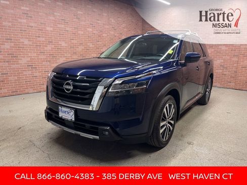 Certified 2022 Nissan Pathfinder Platinum w/ Cargo Package image 3