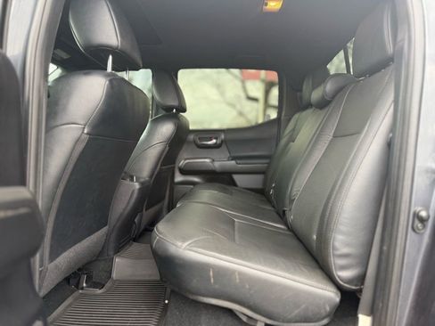 Used 2021 Toyota Tacoma TRD Off-Road w/ TRD Premium Off Road Package image 15