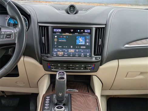 Used 2022 Maserati Levante GT image 19