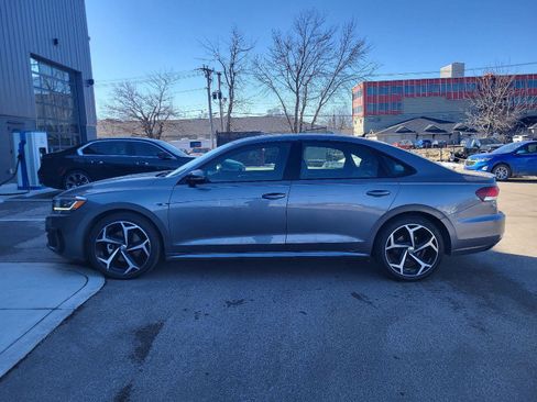 Used 2021 Volkswagen Passat 2.0T R-Line image 6