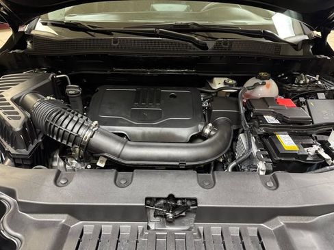 Used 2025 Chevrolet Blazer LT FWD image 23