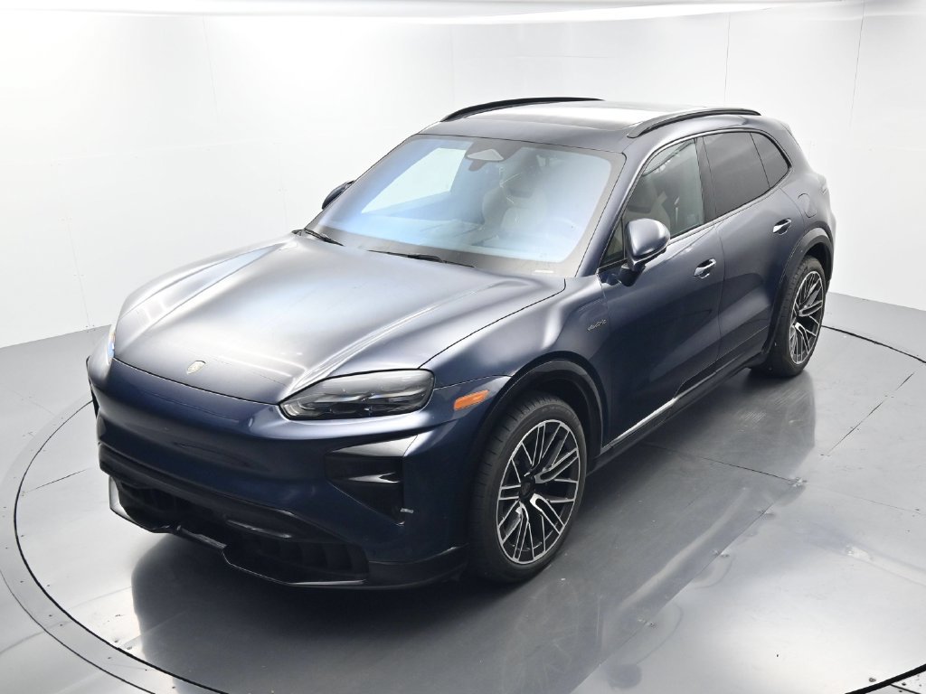 Certified 2026 Porsche Cayenne Turbo AWD/4WD image 32