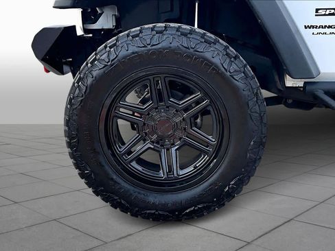 Used 2018 Jeep Wrangler Unlimited Sport S image 10