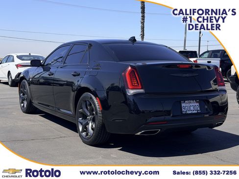 Used 2023 Chrysler 300 Touring w/ Sport Appearance Package RWD image 4
