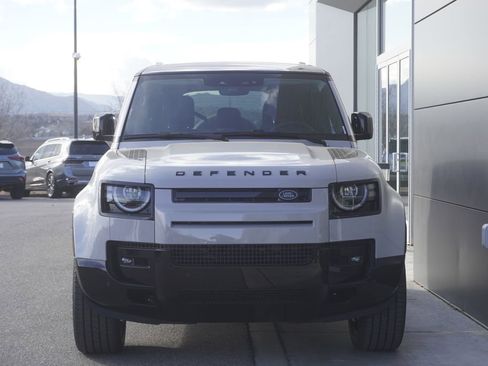 New 2026 Land Rover Defender 110 X-Dynamic SE image 5