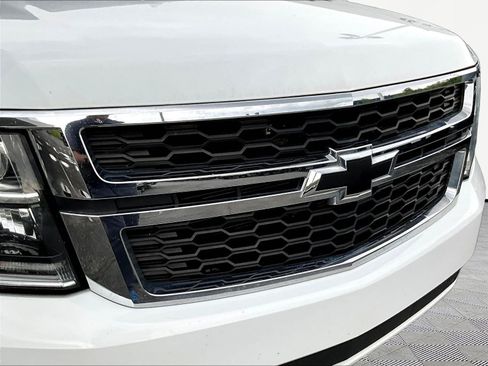 Used 2018 Chevrolet Suburban LT AWD/4WD image 30