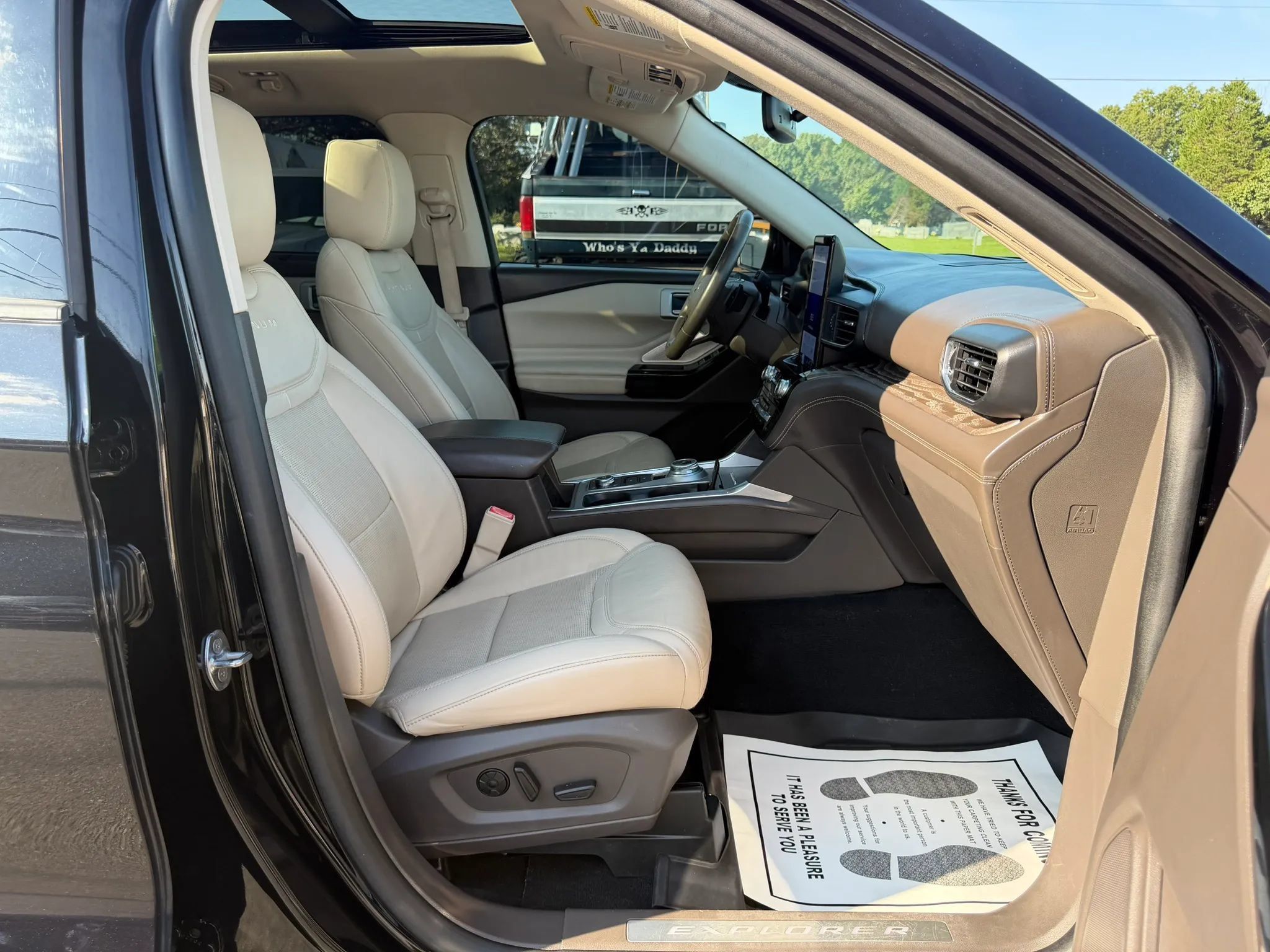 Used 2021 Ford Explorer Platinum w/ Equipment Group 601A AWD/4WD image 34