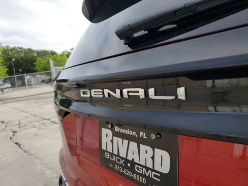 New 2026 GMC Acadia Denali image 9