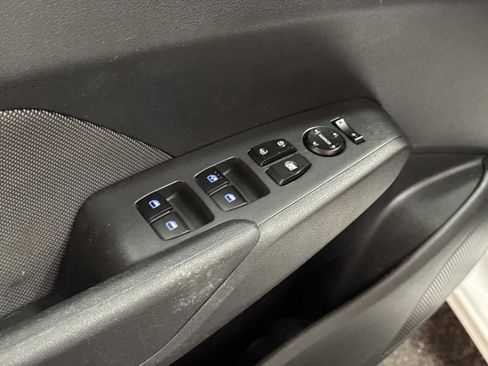 Used 2019 Hyundai Accent Limited image 18