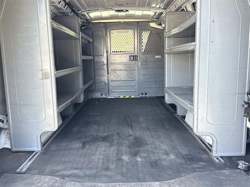 Used 2017 Chevrolet Express 3500 image 8