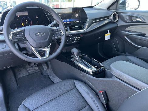 New 2026 Chevrolet Trax ACTIV w/ Sunroof Package image 2
