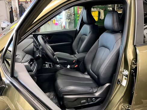 Used 2025 Subaru Forester Limited AWD/4WD image 8