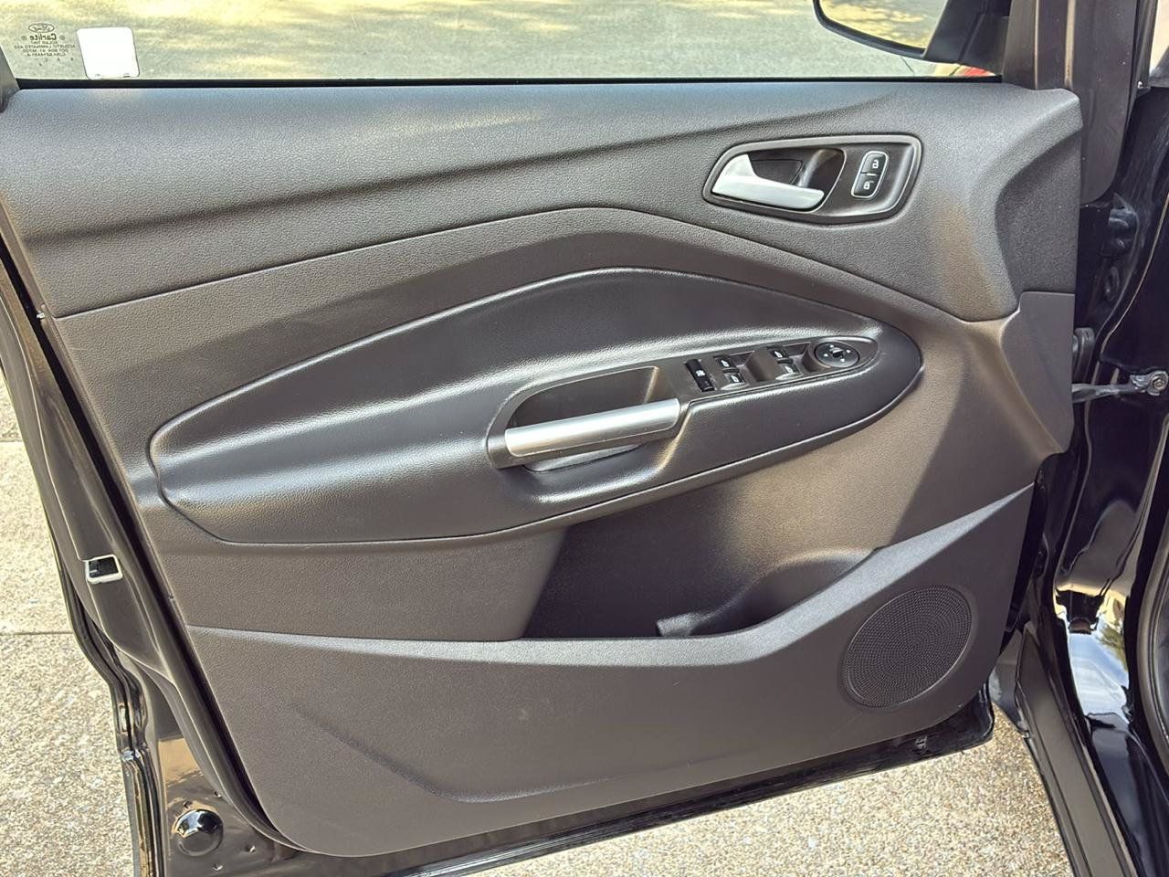 Used 2018 Ford Escape SE w/ SE Sync 3 Package FWD image 17