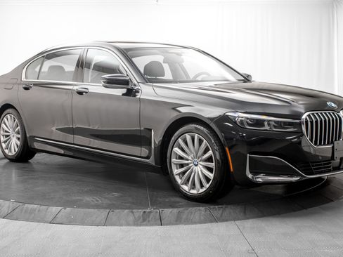 Used 2020 BMW 740i xDrive AWD/4WD image 7