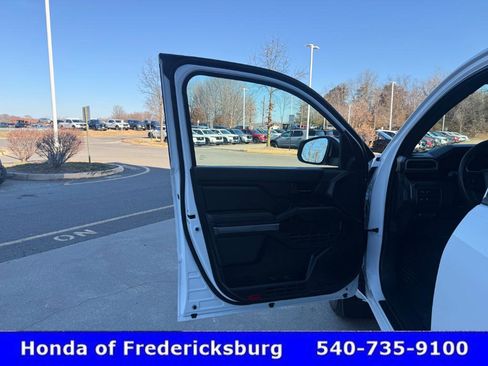 Used 2025 Toyota Tacoma SR5 image 30