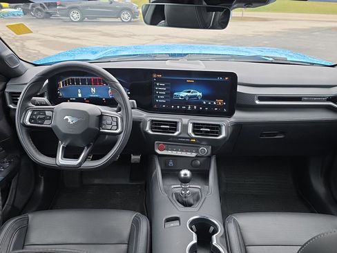 Used 2025 Ford Mustang GT Premium image 13