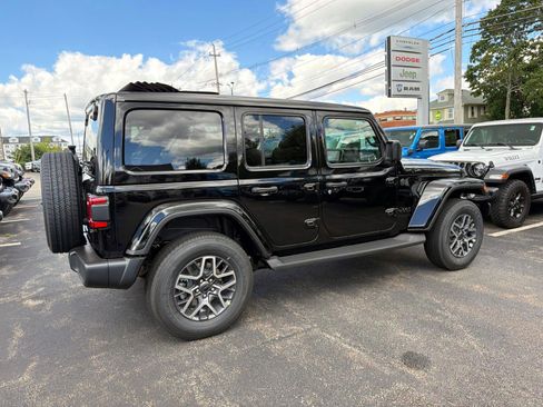 New 2026 Jeep Wrangler Unlimited Sahara AWD/4WD image 2