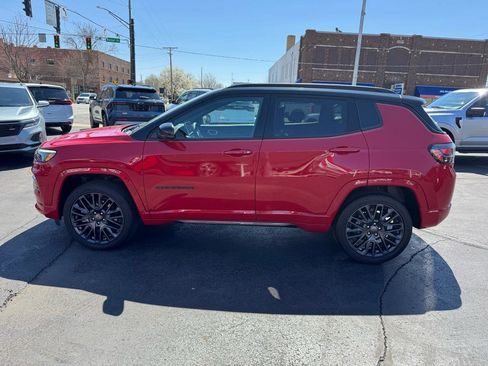 Used 2024 Jeep Compass Limited w/ High Altitude Package image 9