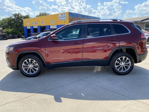 Used 2019 Jeep Cherokee Latitude Plus FWD image 9