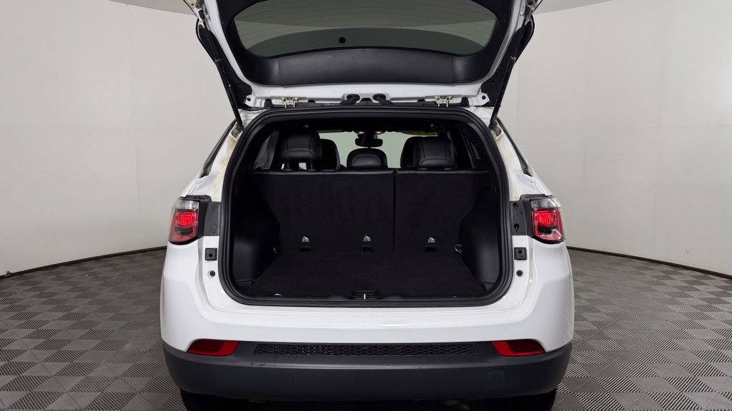 Used 2024 Jeep Compass Latitude AWD/4WD image 10