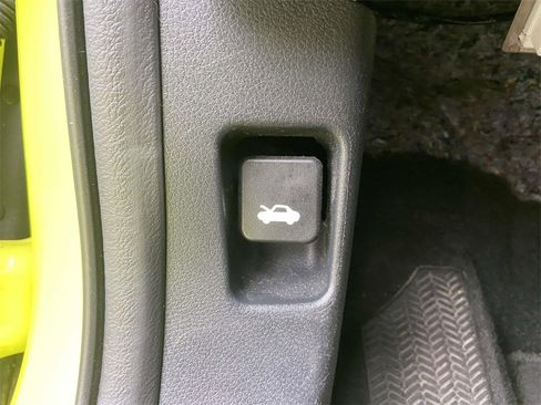 Used 2019 Honda Civic Touring image 27