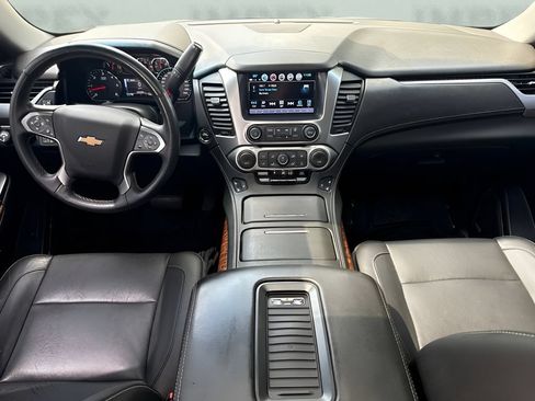Used 2018 Chevrolet Suburban Premier AWD/4WD image 18