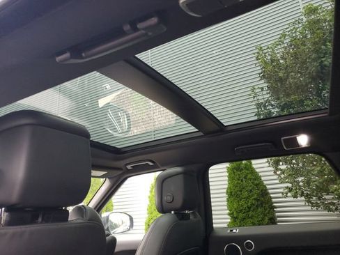 Used 2019 Land Rover Range Rover Sport HSE AWD/4WD image 12