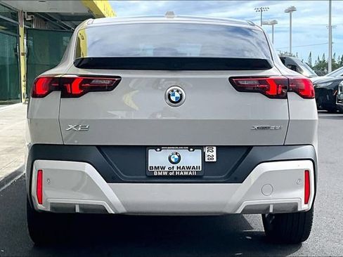 New 2026 BMW X2 xDrive28i w/ Technology Package AWD/4WD image 4