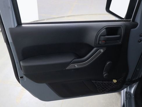 Used 2014 Jeep Wrangler Unlimited Sport w/ Connectivity Group AWD/4WD image 11